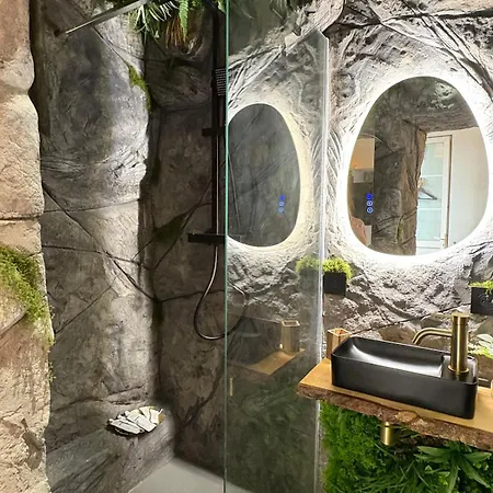 아파트 Jungle Atypique Avec Salle De Bain Grotte Cour Privee Centre *